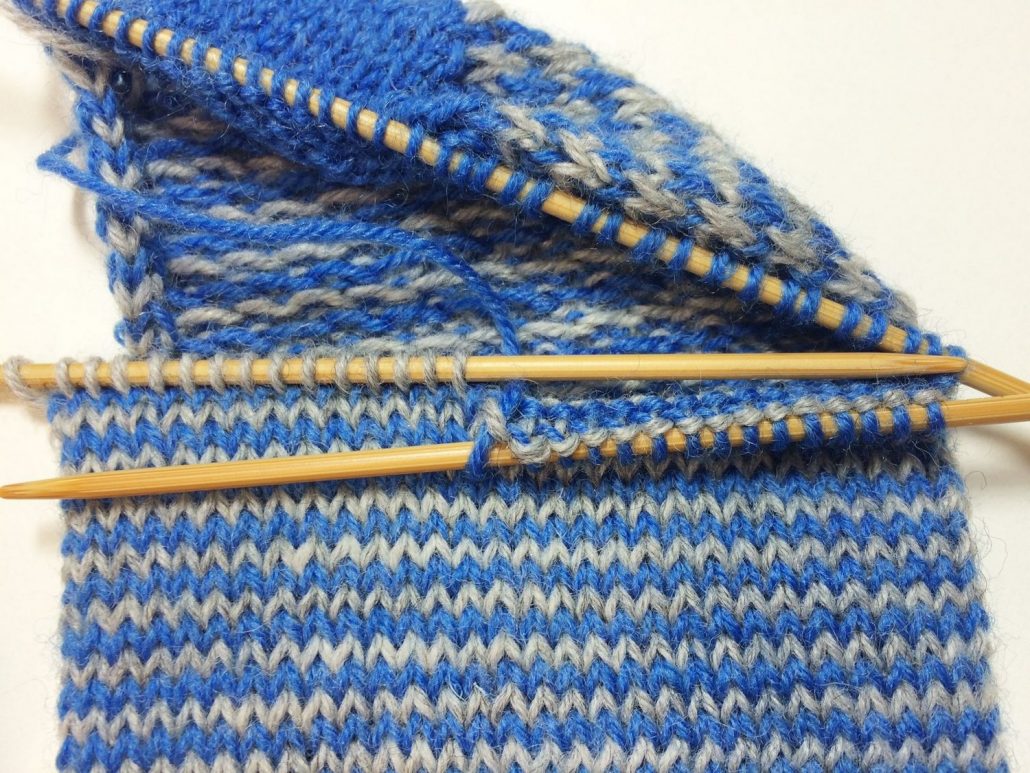 helix 5: brei helft bovenvoet met blauw